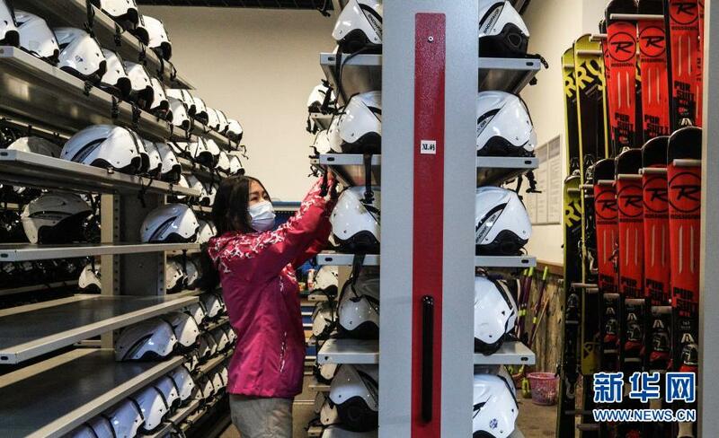 Yadda mazaunen lardin Jiangsu ke wasan kankara a filayen wasan kankara na lardin_fororder_1127074761_16126630124631n
