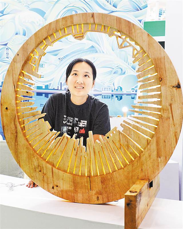 【要闻 标题 摘要】第六届重庆文博会圆满落幕 引40万市民参观 【要闻 标题 摘要】第六届重庆文博会圆满落幕 引40万市民参观