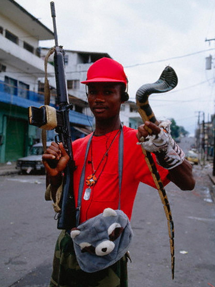 非洲style黑人把战场变秀场组图