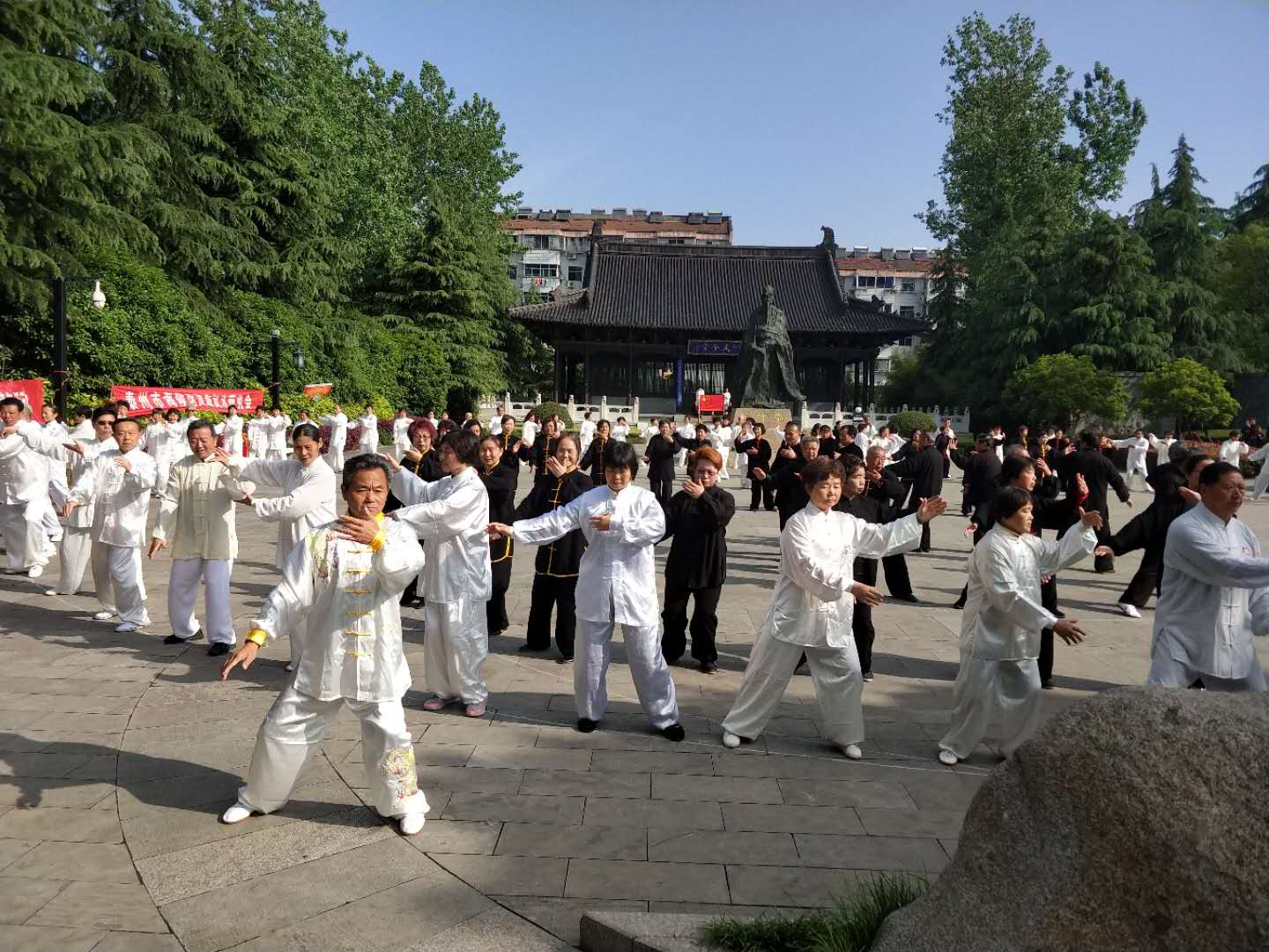 （供稿 文体列表 chinanews带图列表 移动版）泰州海陵武术协会举办《我爱我的祖国》活动