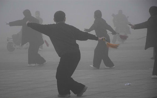 西媒称中国污染规模如“幽灵” 治霾难度不小