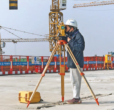 加快在建和新開工項目建設進度