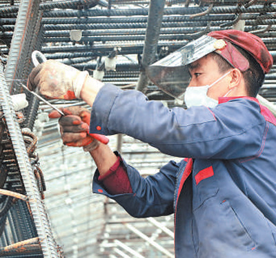 加快在建和新開工項目建設進度