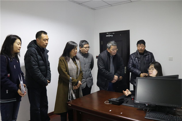 维权工作部主任李淑芳,武汉市蔡甸区银保监局局长何翔一行到蔡甸区