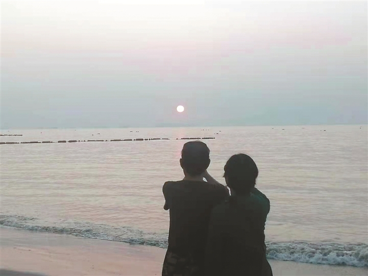 旅游摄影练瑜伽 直播充电泡温泉 “新老人”催生高品质银发市场