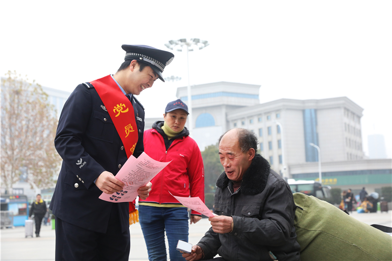 【湖北】【CRI原創】武漢鐵路公安處：護航春運 堅決打贏安保攻堅戰