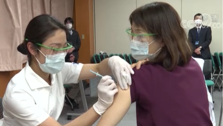 日本疫苗接种启动 大规模推广问题仍存