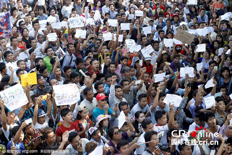 两缅甸劳工涉嫌杀害英国游客被判死刑缅民众抗议高清组图