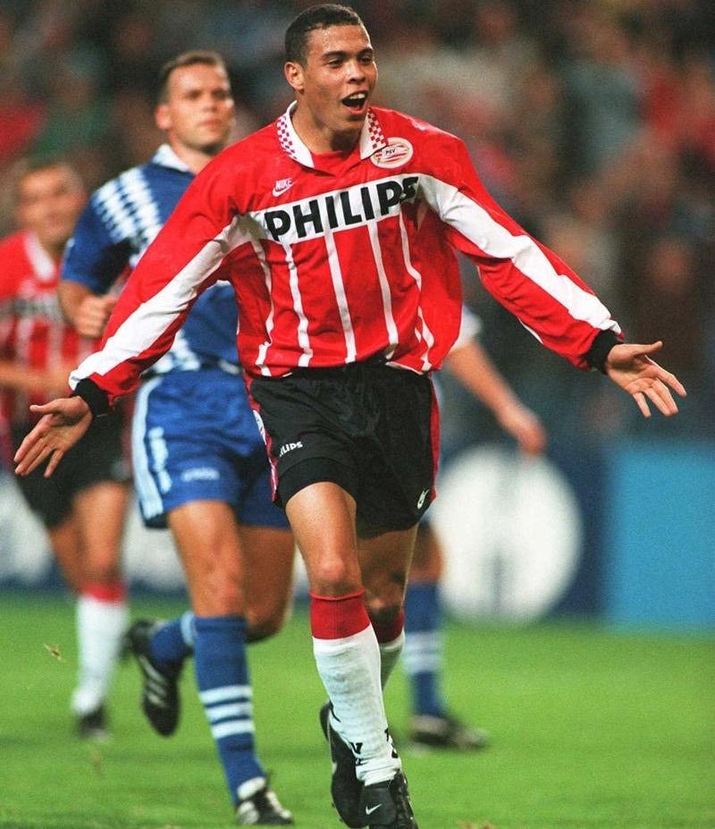 罗纳尔多生快!26张老照片回顾传奇职业生涯