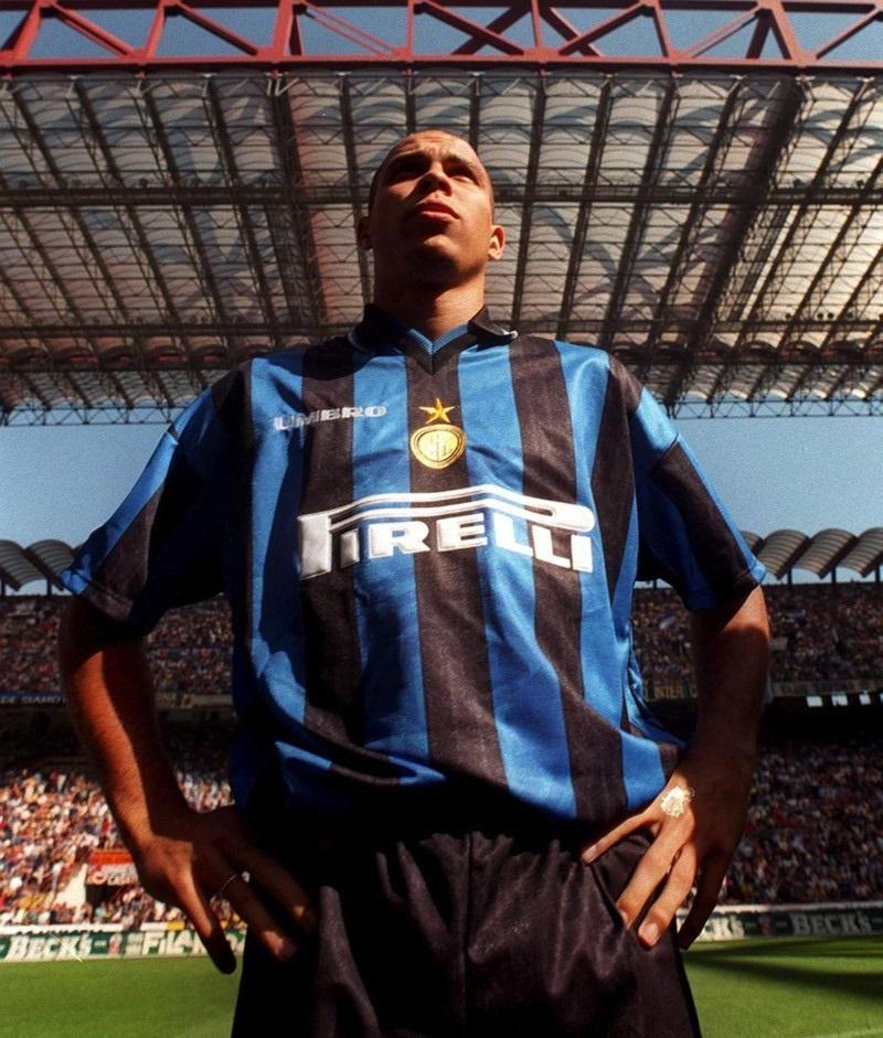 罗纳尔多生快26张老照片回顾传奇职业生涯