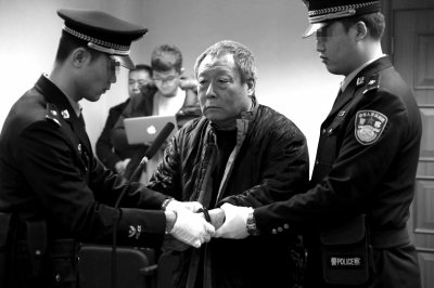 老汉酒后杀害邻居一审死缓限制减刑