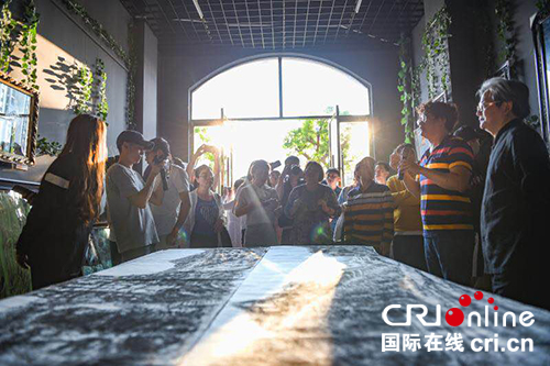 世界你好 上犹油画请你来