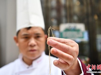 針にも通せる細麺！四川省無形文化遺産の「大刀金絲麺」
