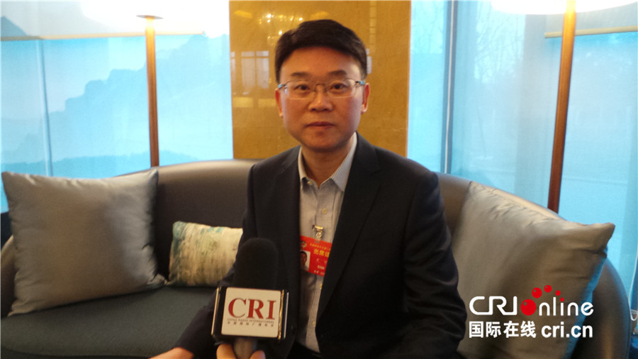 吴俣):"两会"召开前夕,全国政协委员,江西省科协主席史可在接受我台