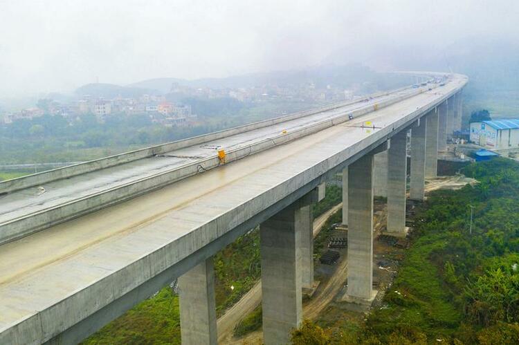 柳州經合山至南寧高速公路計劃今年7月通車