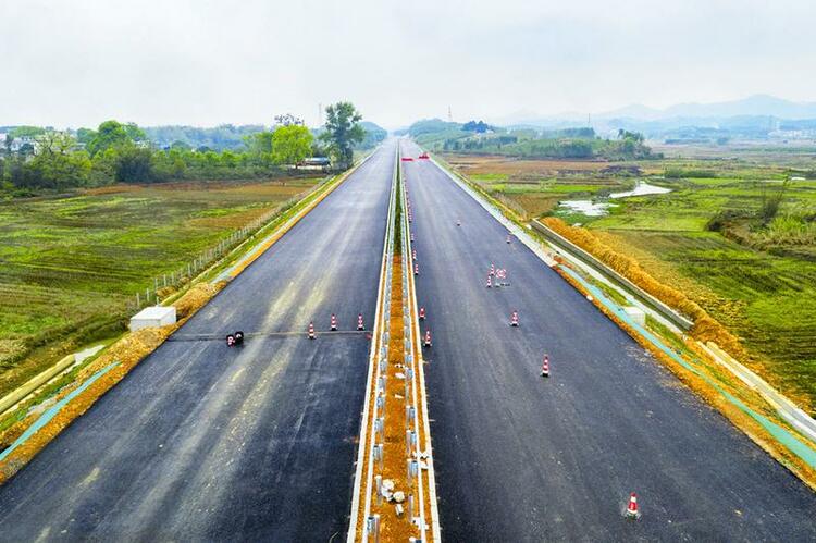 柳州经合山至南宁高速公路计划今年7月通车