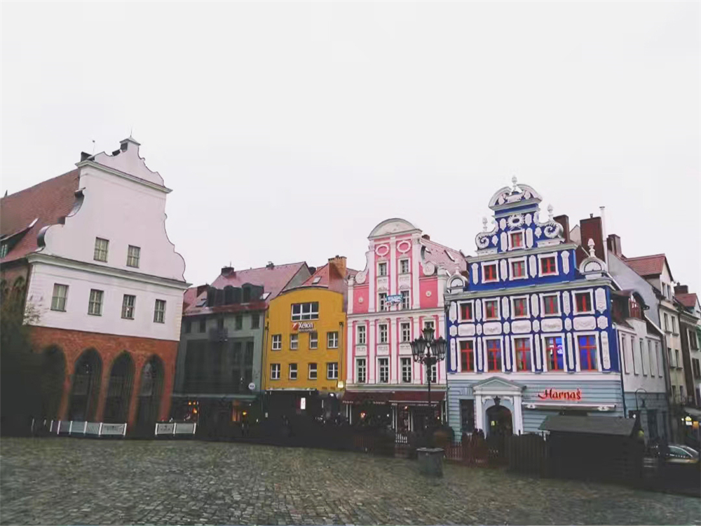 The streets in Szczecin, Poland_fororder_波蘭什切青街頭