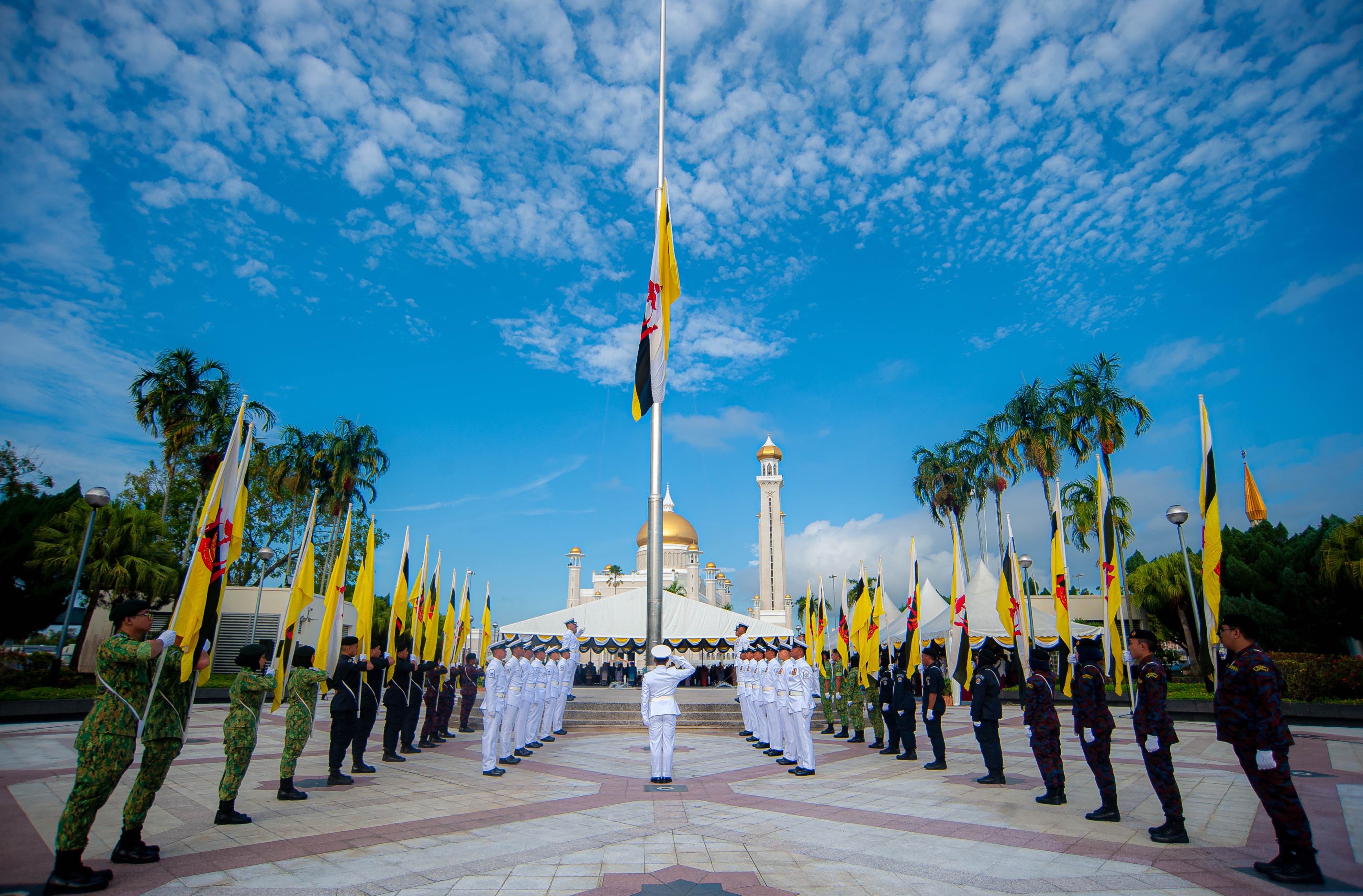 文莱举行37周年国庆庆典 文莱苏丹哈桑纳尔出席庆典活动_fororder_2