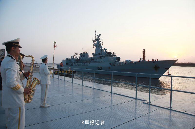 中國造！巴基斯坦護衛艦補給艦訪問上海(組圖)