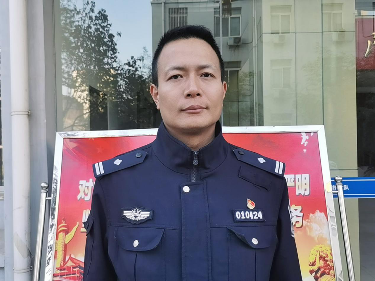 西安交警灞桥大队春节“不打烊” 练兵护航“十四运”