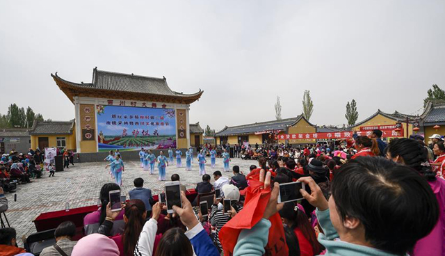 图片默认标题_fororder_油桃采摘1