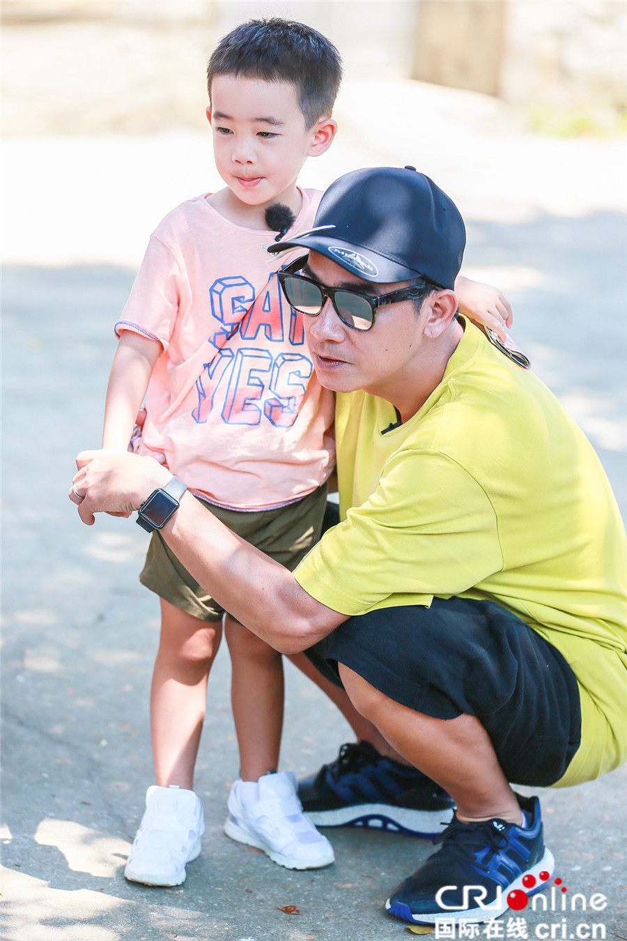 图片默认标题_fororder_11-陈小春和儿子Jasper
