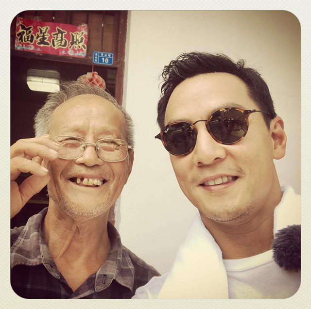 吴彦祖罕见晒自拍，背后满是羊肉串纹身_娱乐_腾讯网