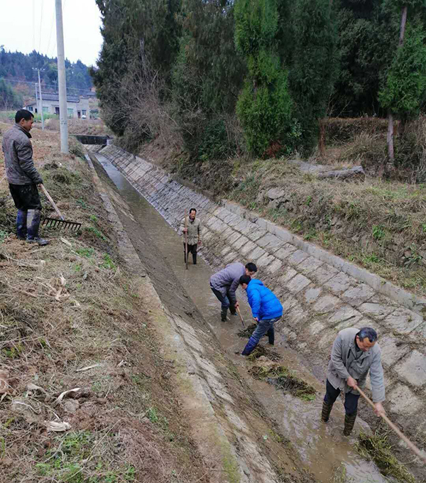 摄影 何青武引渠系黎雅镇境内包括红岩分干渠,复兴分支渠,宏仁斗渠等