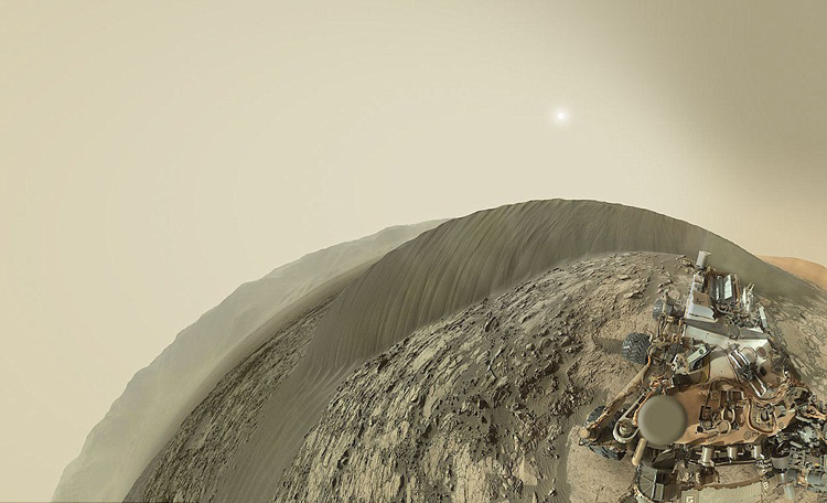NASA发布“好奇号”火星探测器全景自拍照