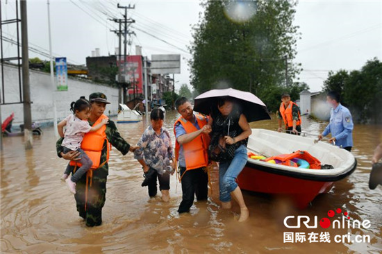 已過審【區縣聯動】【長壽】長壽深夜突降暴雨 警方緊急救援受災群眾500余人【區縣聯動列表】長壽深夜降暴雨 警方緊急救援受災群眾