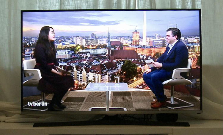 德国柏林电视台聚焦中国 邀请总台记者录制"两会"特别节目