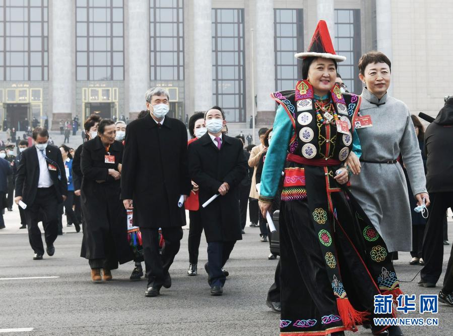 全国政协十三届四次会议举行闭幕会