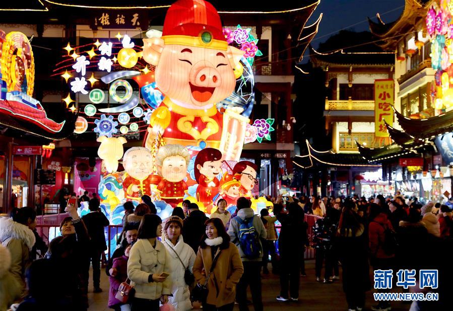 2019上海豫园新春民俗艺术灯会亮灯