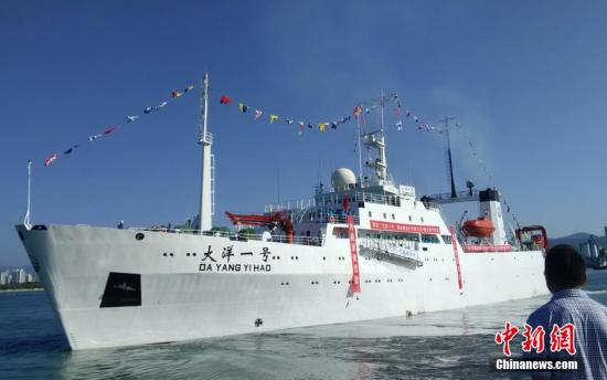 中国科考船的海上新年：每个节日都是工作日