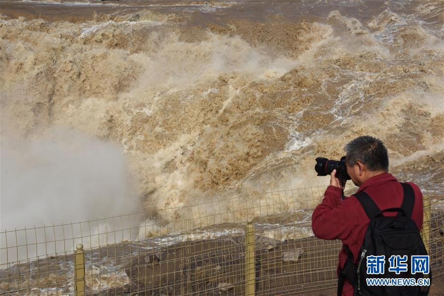 黄河壶口瀑布再现瀑布群