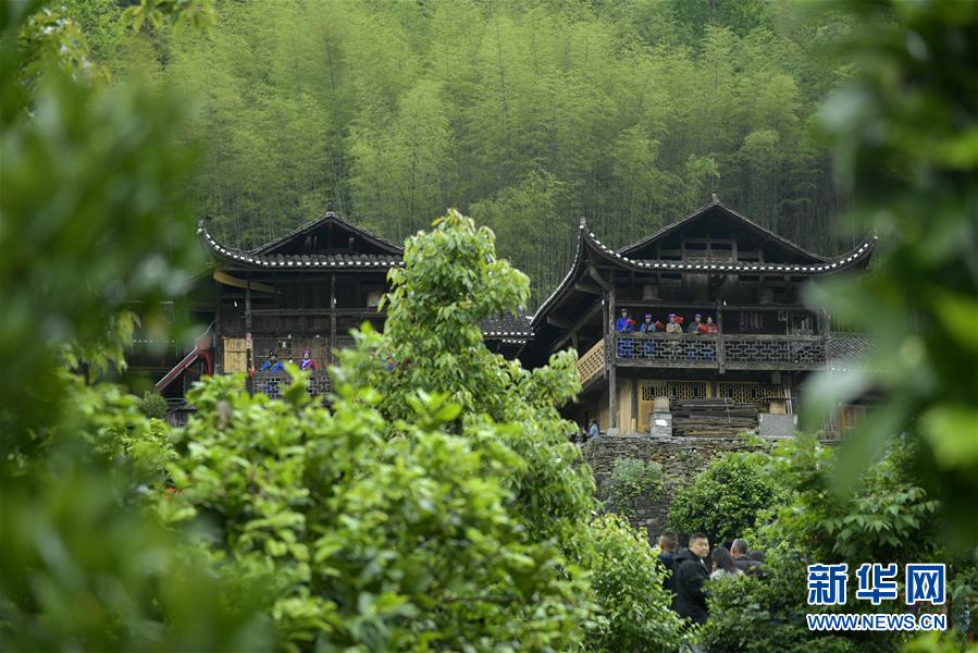 没有围墙的博物馆——探访鄂西山区“大修”后的古吊脚楼群