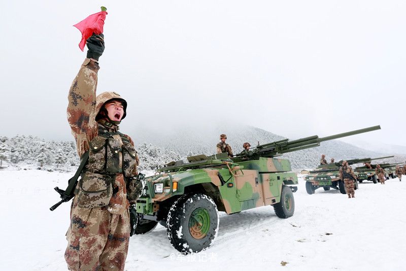 西藏军区装备新型速射迫击炮
