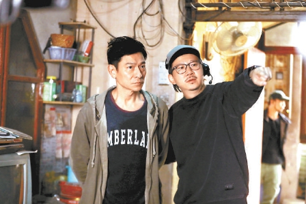 饶晓志(右)和刘德华在拍摄现场.