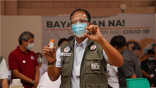 Vaccination rollout ng Pilipinas, inilunsad: PGH Director, unang binakunahan_fororder_20210301-9-n