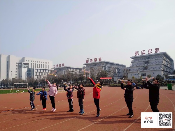 硚口中小学生“玩嗨”科技冬令营