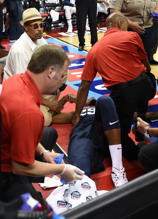 撕心裂肺邹正断腿令人胆寒盘点体坛断腿惨案