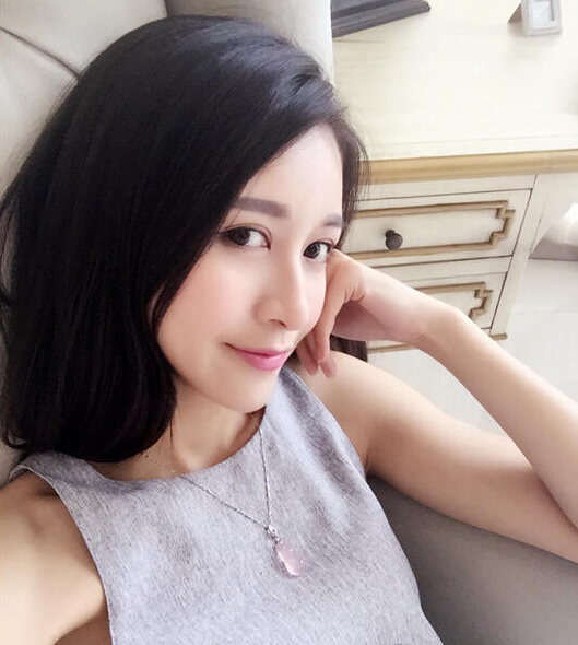 电竞女主播才是白富美：高颜值+年入千万