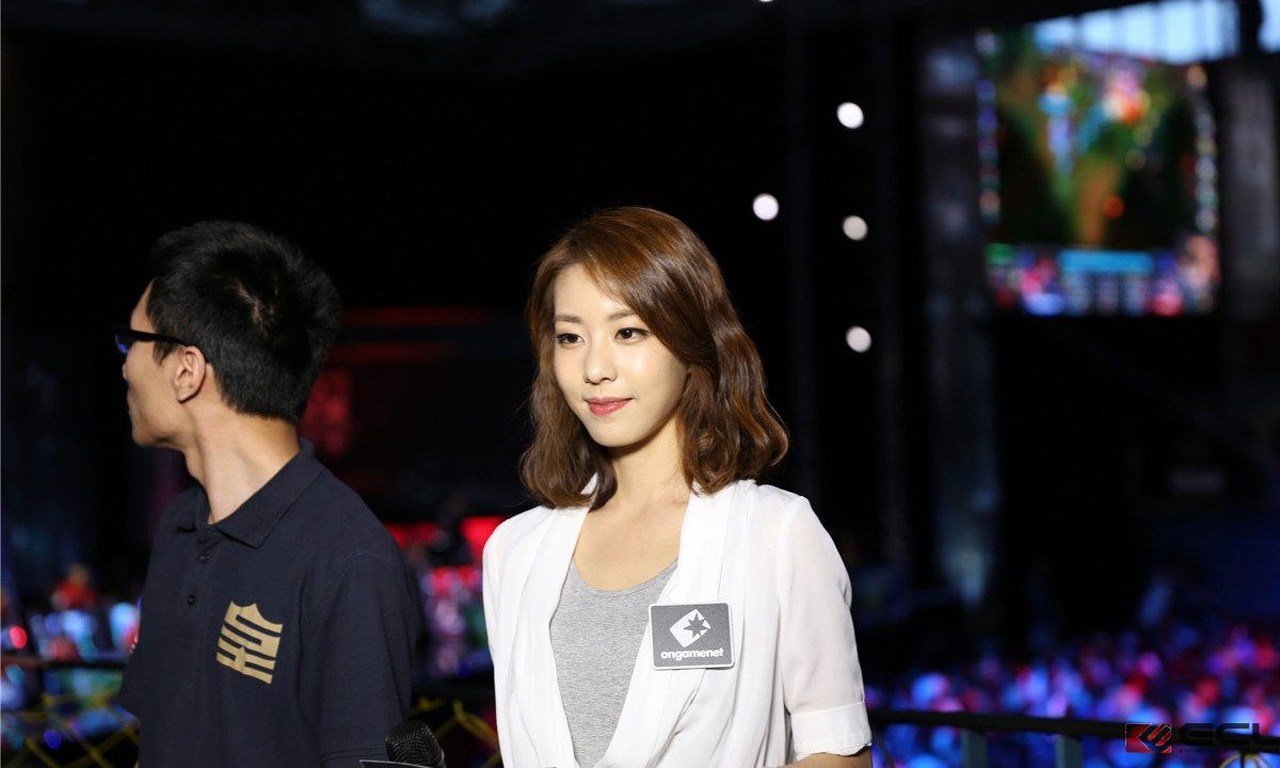 电竞女主播才是白富美：高颜值+年入千万