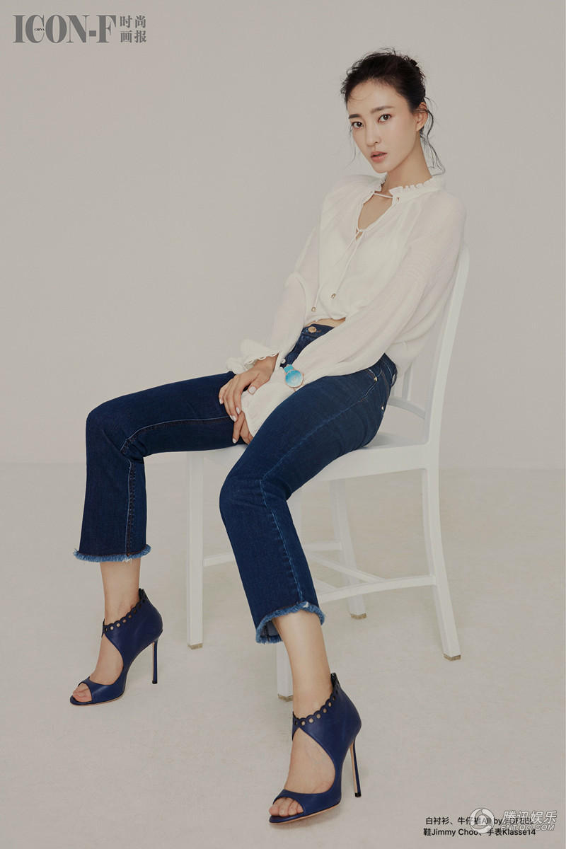 王丽坤新写真曝光丸子头少女感十足