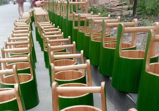 （转载）世园会绿色木桶四川青神造 无外箍靠上百竹片聚合