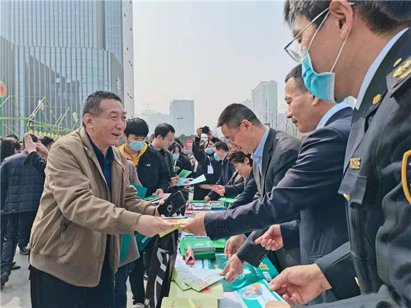 （有修改）（加急   西安市在副省级城市率先开展消费领域建设指数调研评测附链接）西安市市场监管局开展“3·15”国际消费者权益日宣传活动