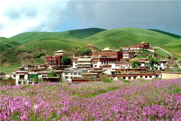 四川理塘县启动第四届仓央嘉措诗歌节征稿活动 最高可获万元大奖