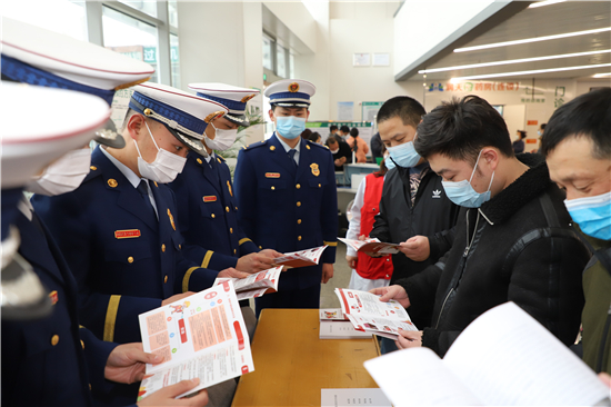 （有修改）（健康圖文）南京市第一醫院開展“學雷鋒”活動