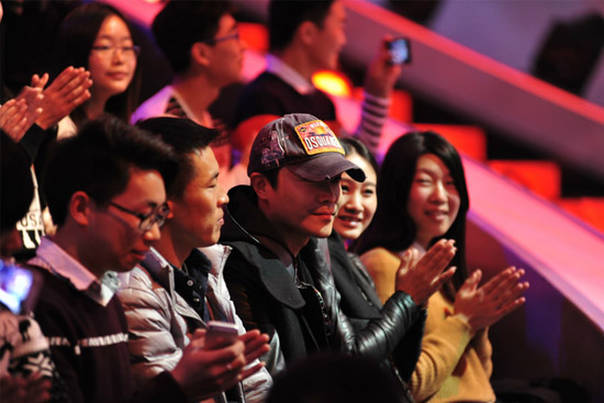 陈思诚探班《最强大脑》 技能秒杀唐人街神探