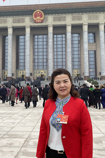 Burikan wakilai mata na NPC daga jihar Xinjiang_fororder_微信图片_20210308141254